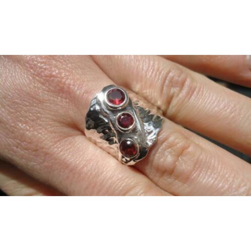925 zilver design ring met granaat maat 19 1/4 - RESERVE