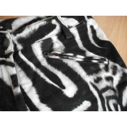 Gaaf zwart-wit broek Cambio mt 34/36