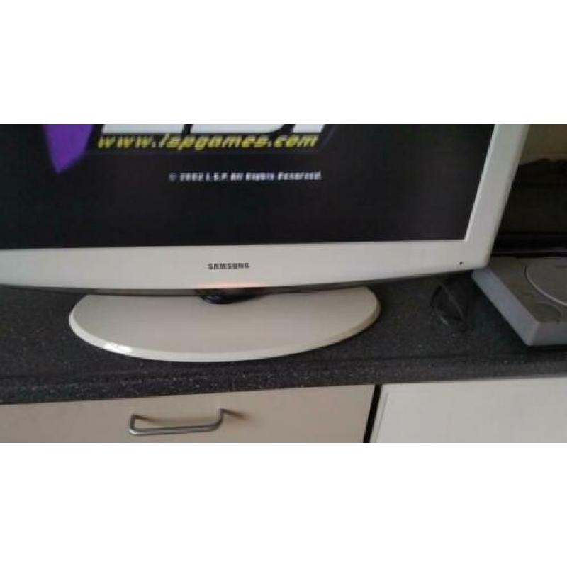 Te koop nette 32 inch Samsung tv met afstandsbediening