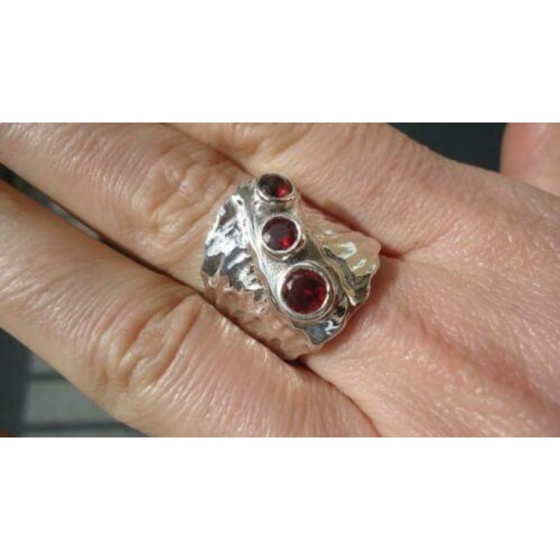 925 zilver design ring met granaat maat 19 1/4 - RESERVE