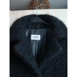 Zwarte geheel gevoerde JOBIS winter mantel. Maat 38