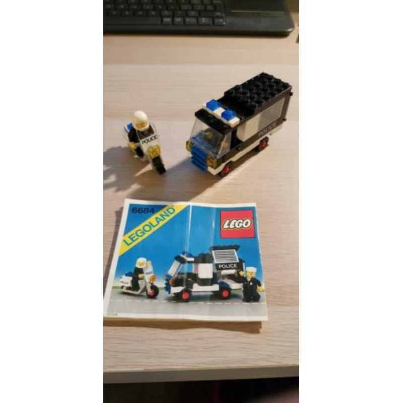 Vintage Lego set 6684, police patrol sqaud