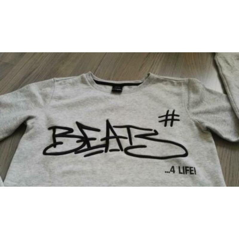 Sweater grey - Maat 158/164 - leuke accenten - zgan!