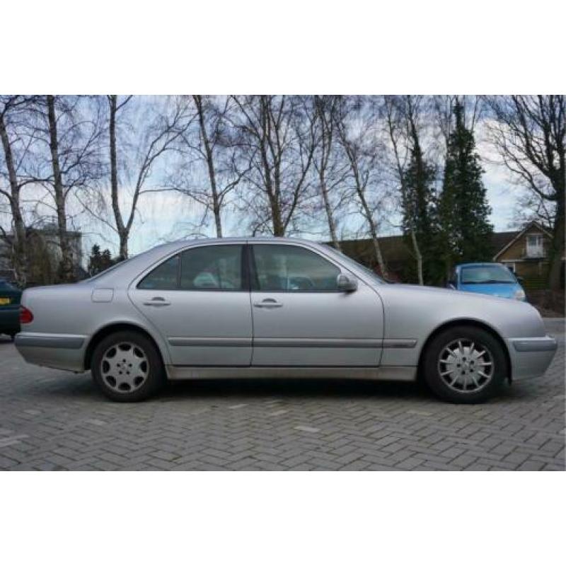 Mercedes-Benz E-Klasse 270 CDI Elegance | EXPORT | Automaat