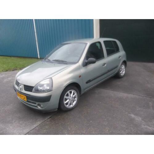 Hele Mooie en Goede Renault Clio 1200 met APK