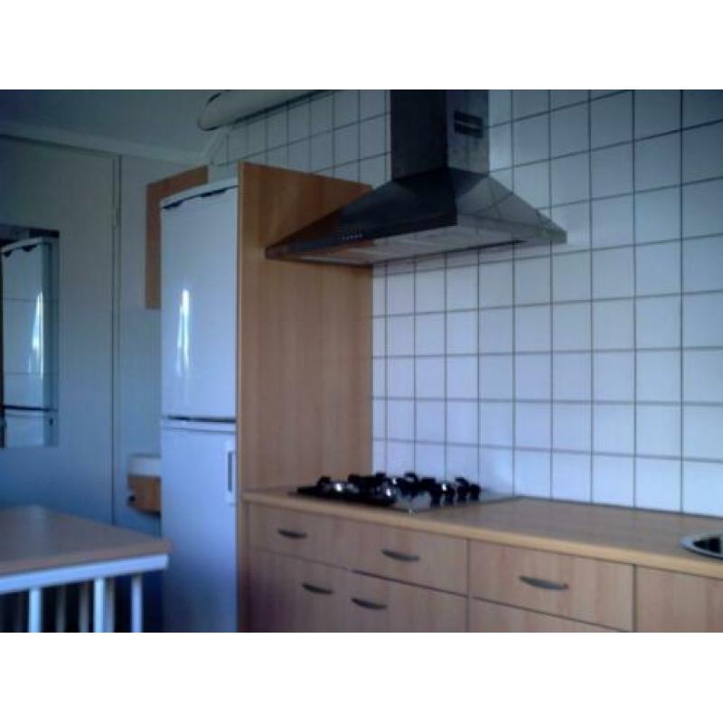 Elst, nette bewoners/sters gezocht voor 3 kamer studio