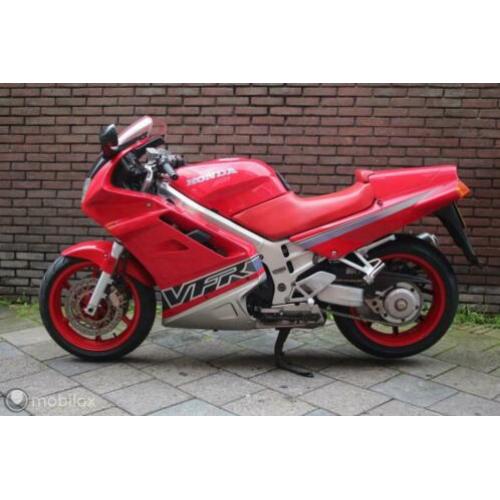 Honda VFR 750F Rood