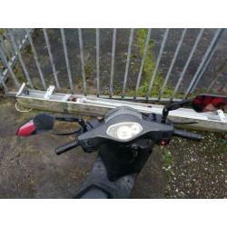 Lasouris Brom scooter (Zip model) bouwjaar 2016,