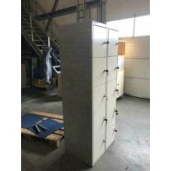 Lockerkast Oostwoud 10 deurs afm. 180x70x50cm cremewit/grijs
