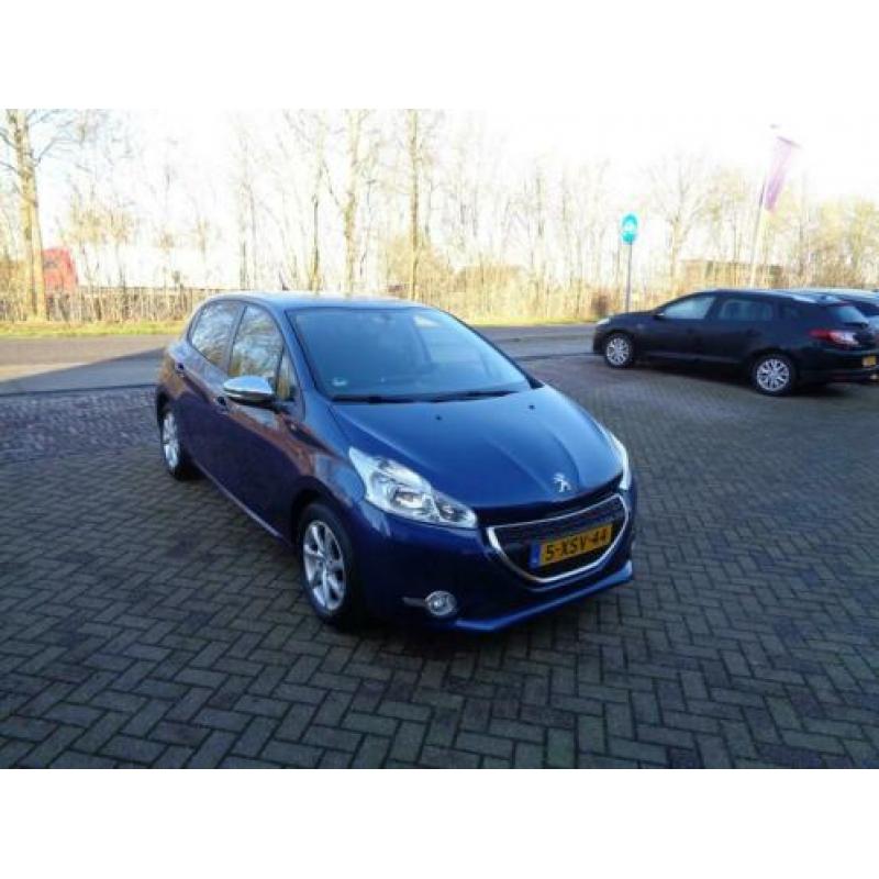 Peugeot 208 1.2 e-VTi Style AUTOMAAT NAVIGATIE CRUISE