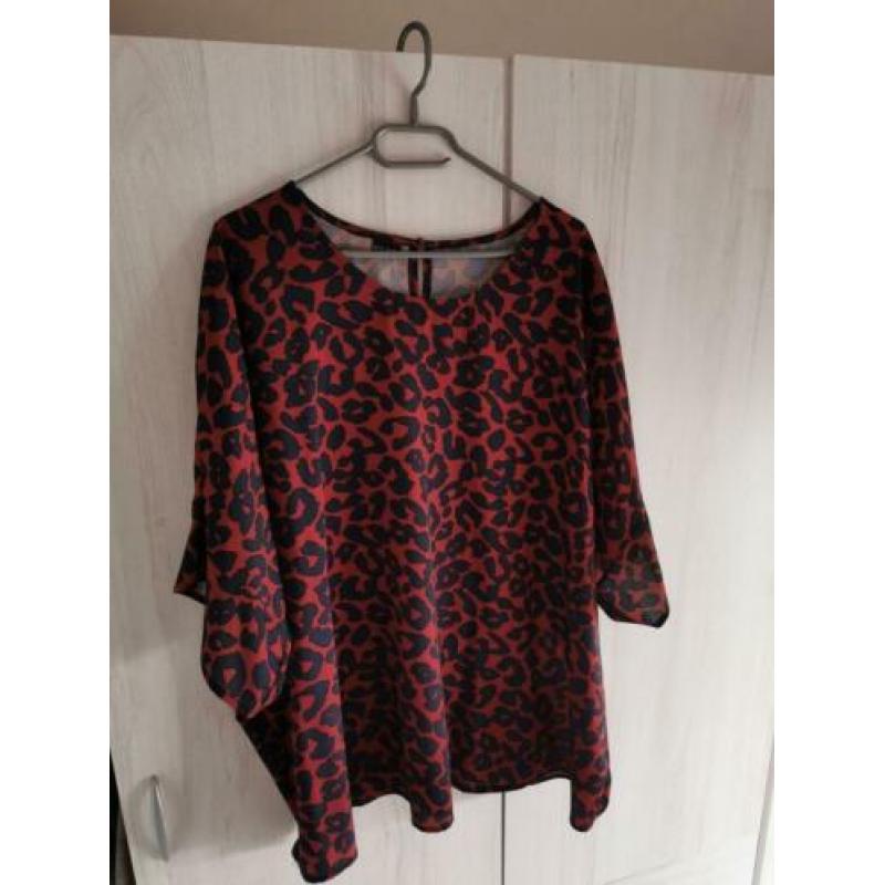 Blouse/ tuniekje leopard Maat 52
