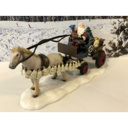 Santa And Child Van Luville voor in een Kerstdorp!!