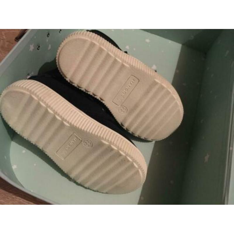 Nieuw! Suede schoenen maat 22 Mango