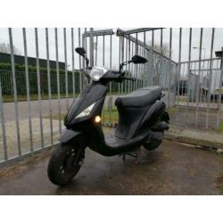 Lasouris Brom scooter (Zip model) bouwjaar 2016,