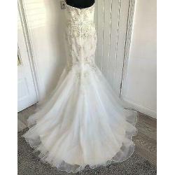 Mermaid fishtail strpless glitter enzoani weddingdress