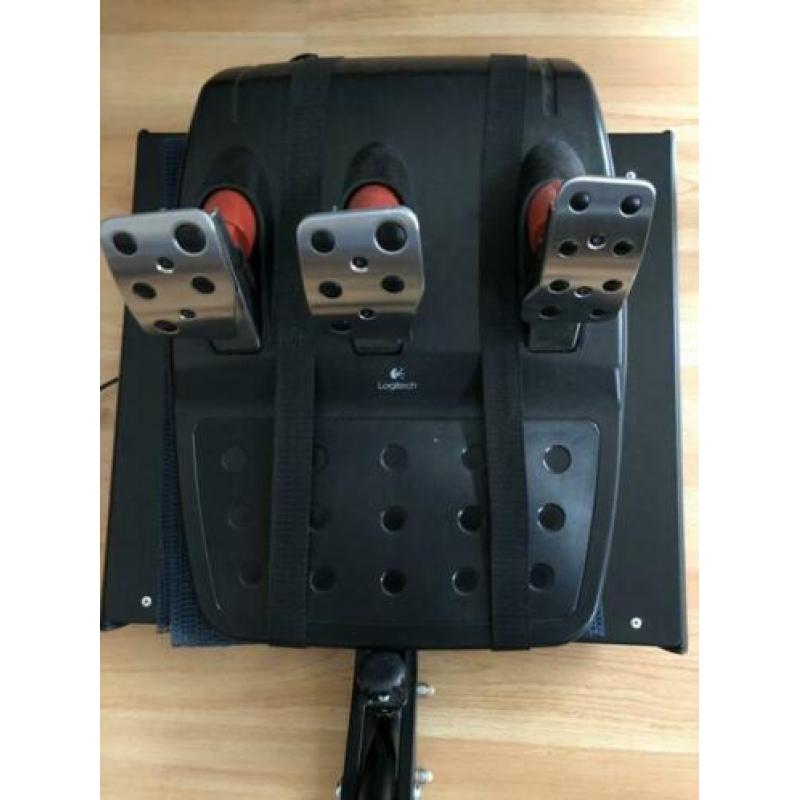 Playstation 3+ g27 stuur en pedalen en tafel