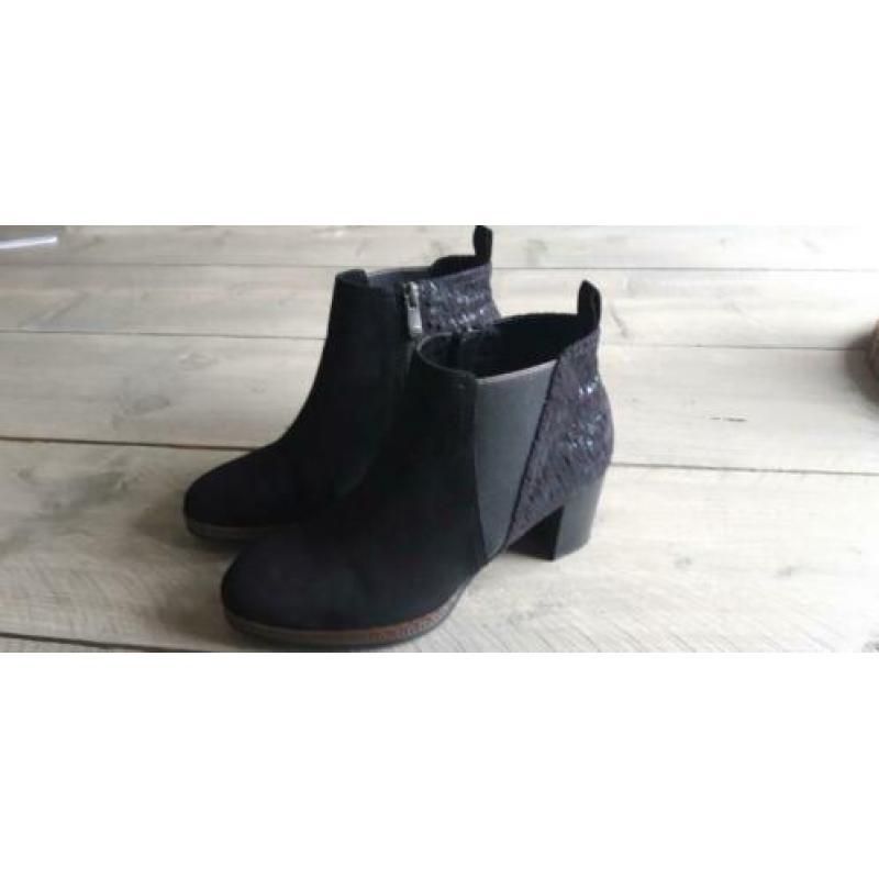 Marco Tozzi chelsea boots zwart