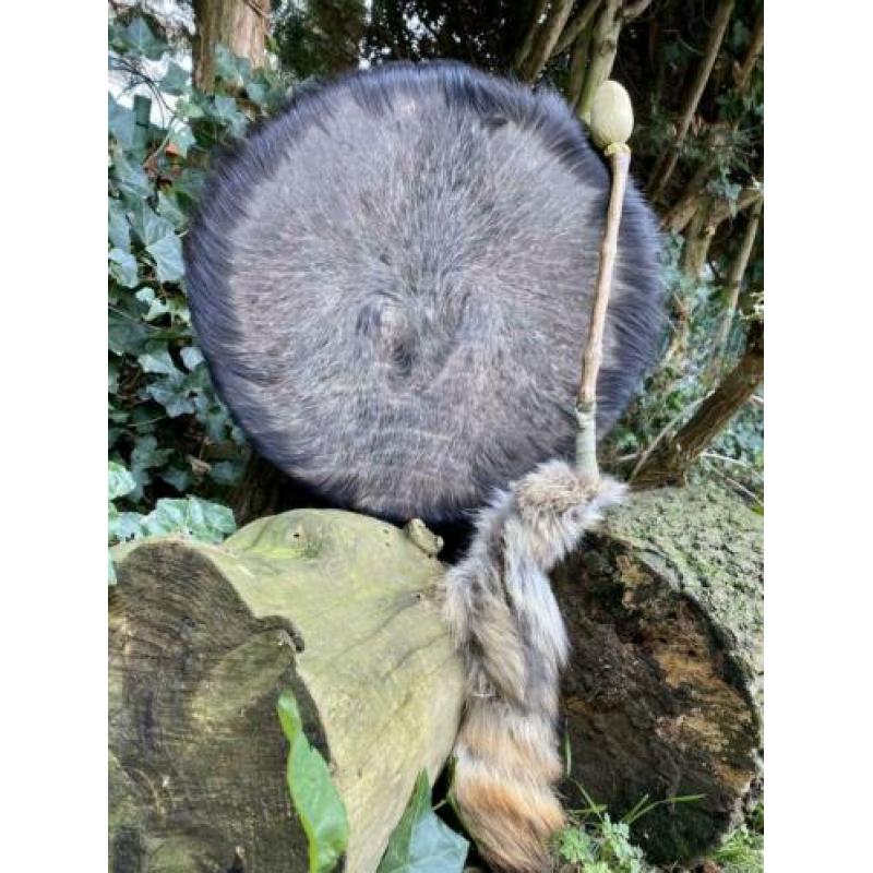 Sjamanendrum Waterbuffel 47 cm met wolfstaart VERKOCHT