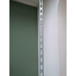 Confectiebeugels 20 stuks. Winkelinrichting. Front present.