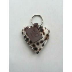 Leren sleutelhanger hartje vacht + personalisatie