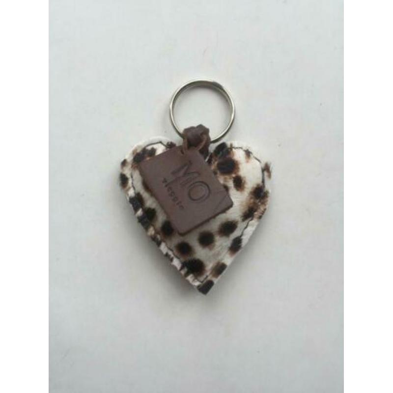 Leren sleutelhanger hartje vacht + personalisatie