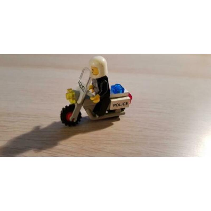 Vintage Lego set 6684, police patrol sqaud