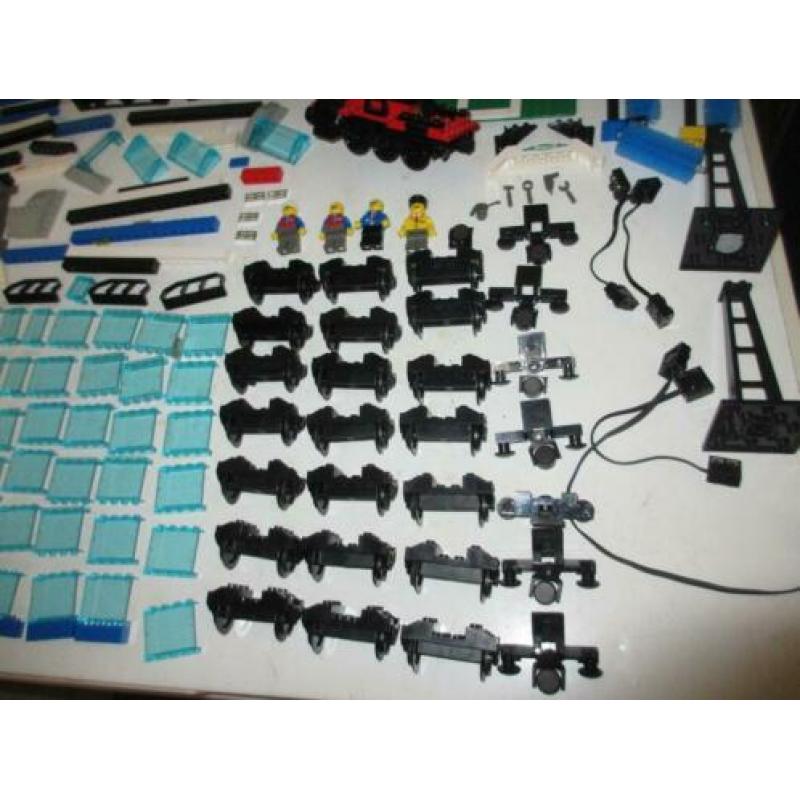 Lego trein onderdelen 9 v rails wasstraat koppelingen enz