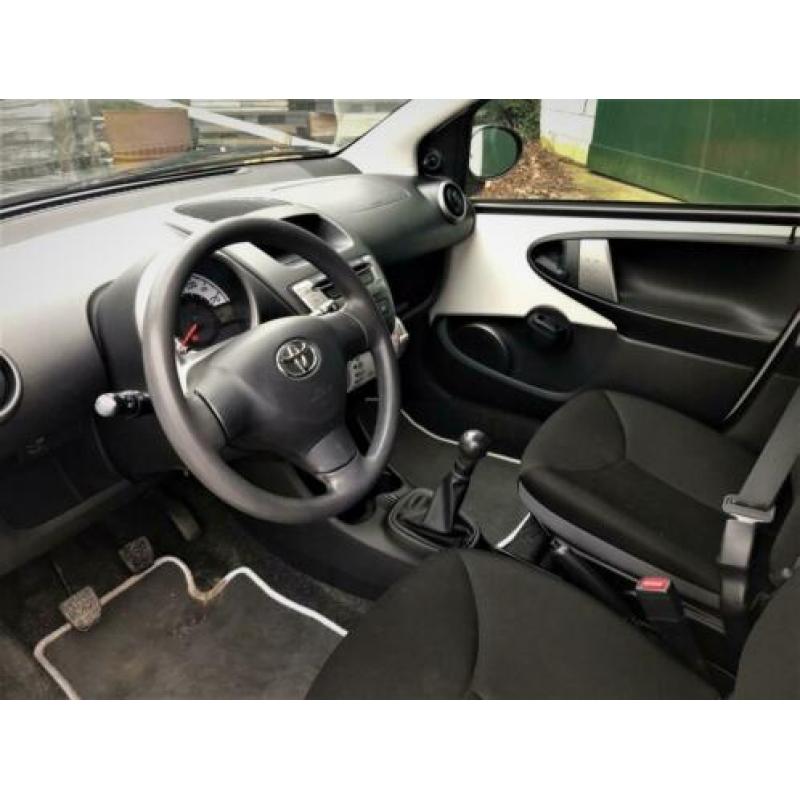 Toyota Aygo 1.0 12V Vvt-i 5DRS 2014 Wit/airco