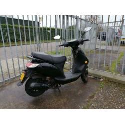 Lasouris Brom scooter (Zip model) bouwjaar 2016,