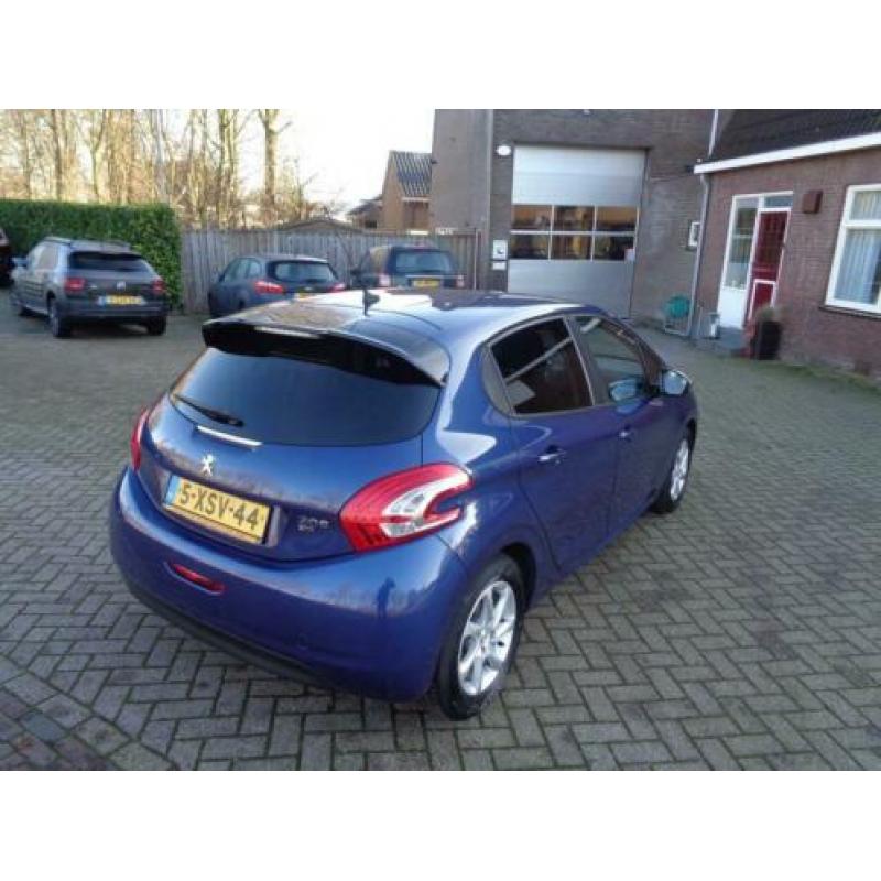 Peugeot 208 1.2 e-VTi Style AUTOMAAT NAVIGATIE CRUISE