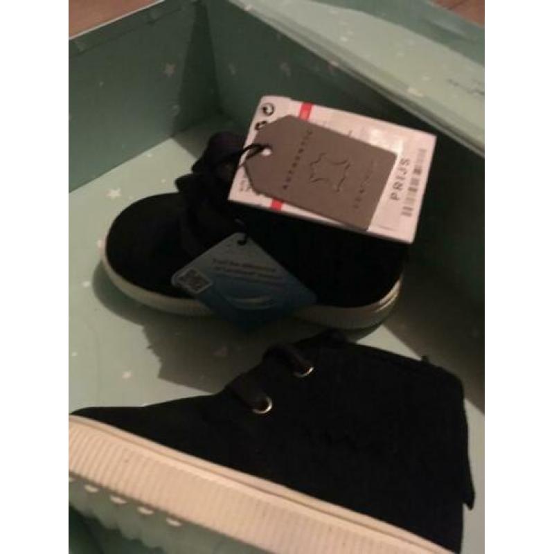 Nieuw! Suede schoenen maat 22 Mango