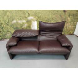 Cassina Maralunga 2-zits Bank design by Vico Magistretti