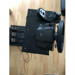 Playstation 3+ g27 stuur en pedalen en tafel