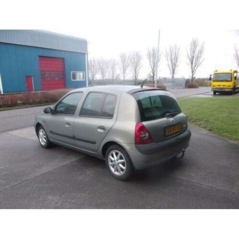Hele Mooie en Goede Renault Clio 1200 met APK