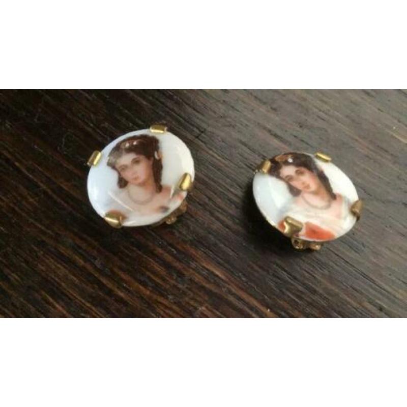 Oorclips ..Limoges porselein diam. 2 cm
