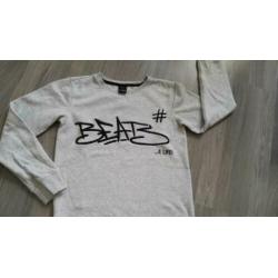 Sweater grey - Maat 158/164 - leuke accenten - zgan!