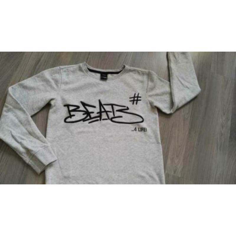 Sweater grey - Maat 158/164 - leuke accenten - zgan!