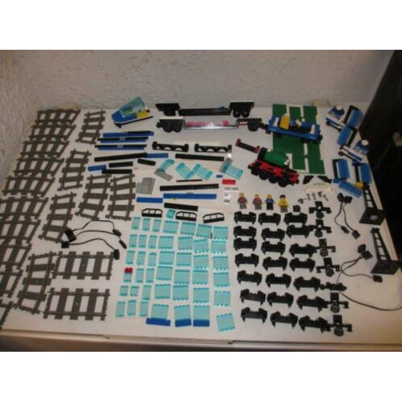 Lego trein onderdelen 9 v rails wasstraat koppelingen enz
