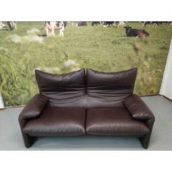 Cassina Maralunga 2-zits Bank design by Vico Magistretti