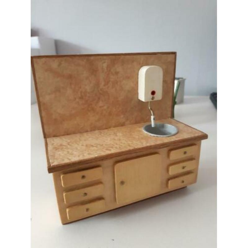 Handgemaakte meubeltjes poppenhuis - keuken