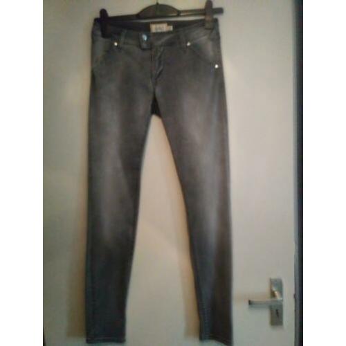 MET grijze jeans maat 28 inclusief verzendkosten