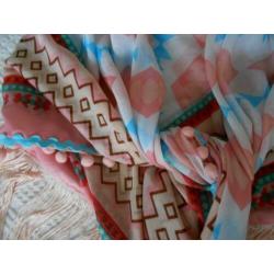 Mooie sjaal/omslagdoek z.g.a.n in vrolijke kleurtjes