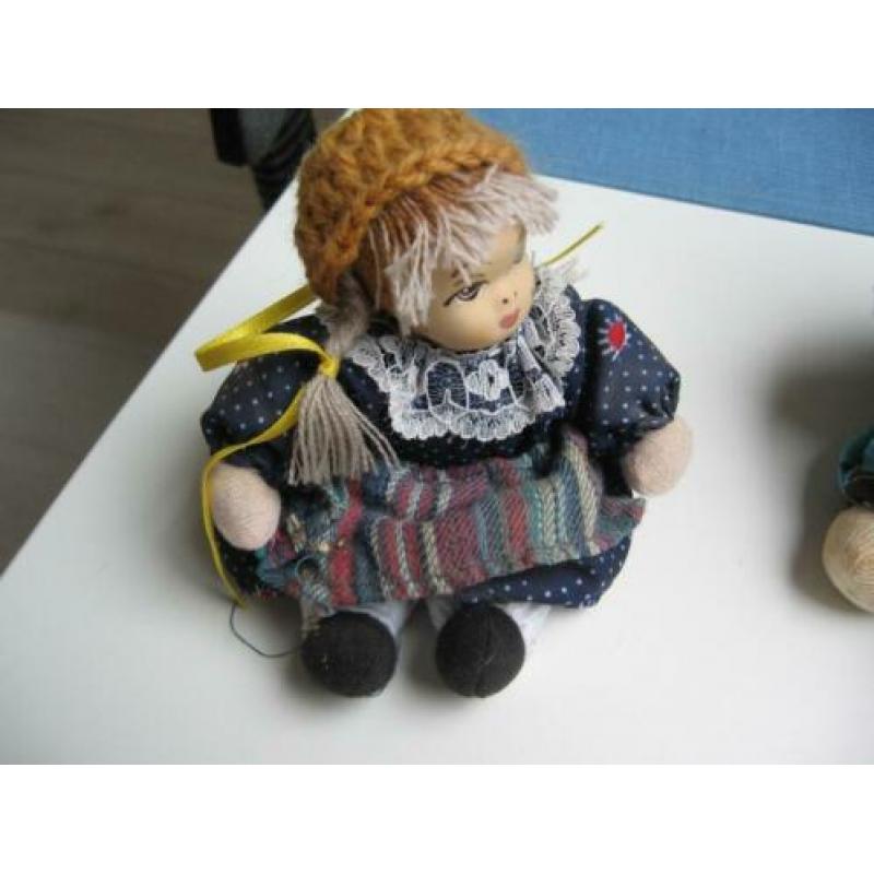 4 clowntjes poppen samen €12.50