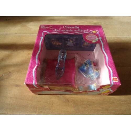 Spel Cinderella, glazen schoentje spel, leuk spel Disney
