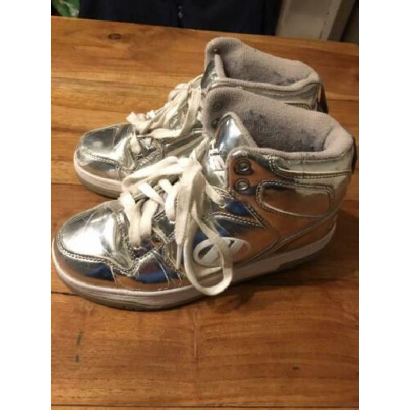 Mooie zilverkleur Heelys mt 35