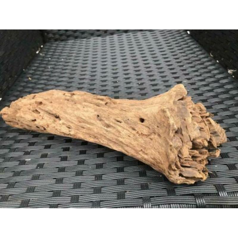 Te koop kienhout en lavastromen