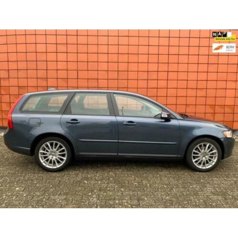 Volvo V50 2.4i Edition II 180.195km/170PK/5-cilinder/Leer/Pa