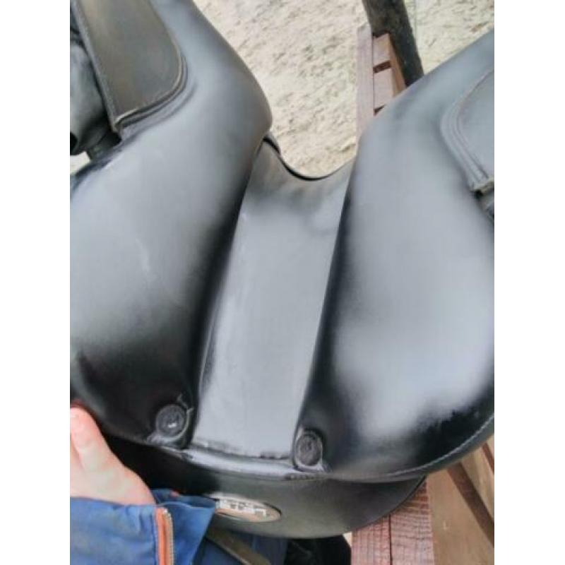 Letek s-line tekna dressuurzadel 18 inch