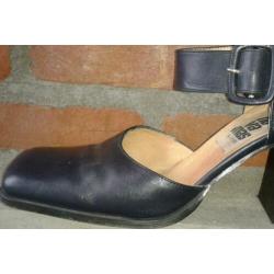 100% kalfsleder pumps Italiaans Donkerblauw hak *40* GELEN
