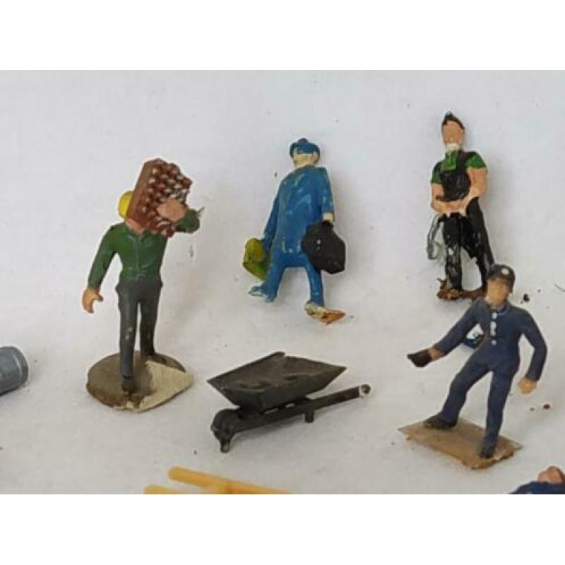 Figuren 1:87 bouwvakkers steiger reizigers Pol